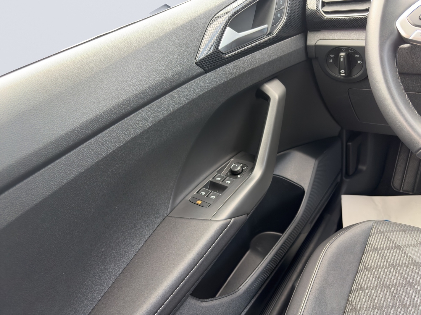 T-Cross R-Line 1.5TSI 110kW MatrixLED ACC ParkAssist Sitzheizung