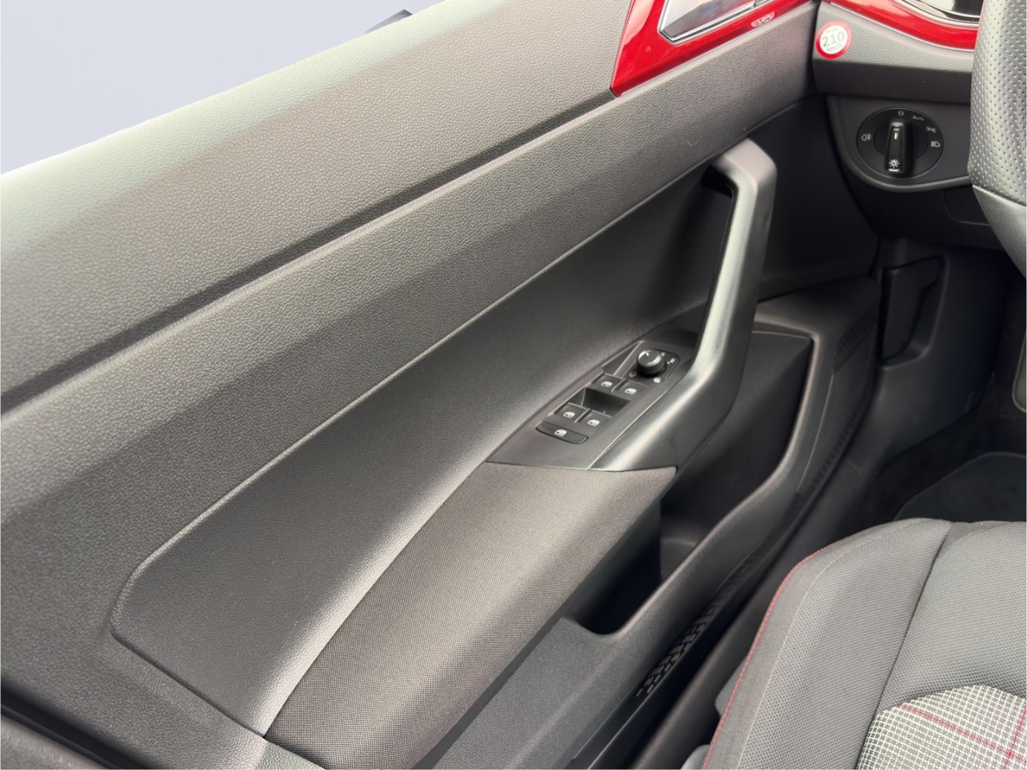 Polo VI GTI 2.0 TSI 152kW DSG MatrixLED PanoDach ACC Rückfahrkamera Sitzheizung