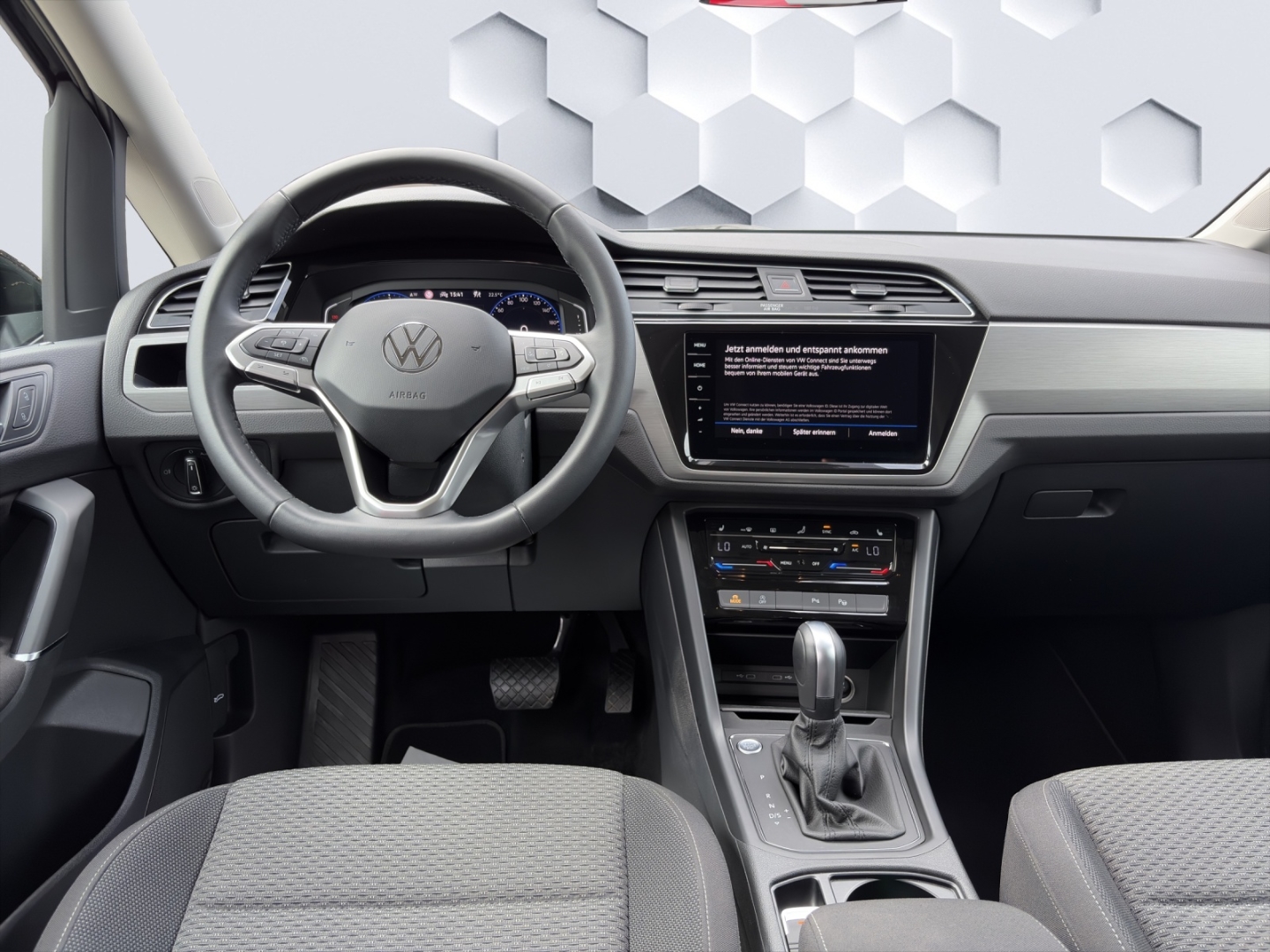 Touran Comfortline 2.0TDI 110kW DSG AHZV LED ACC Rückfahrkamera TrailerAssist Sitzheizung