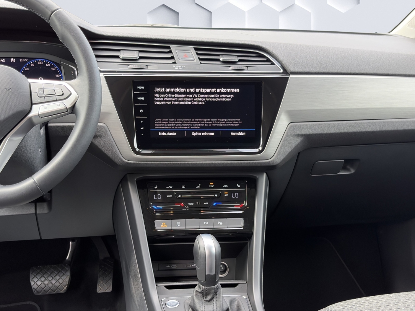 Touran Comfortline 2.0TDI 110kW DSG AHZV LED ACC Rückfahrkamera TrailerAssist Sitzheizung
