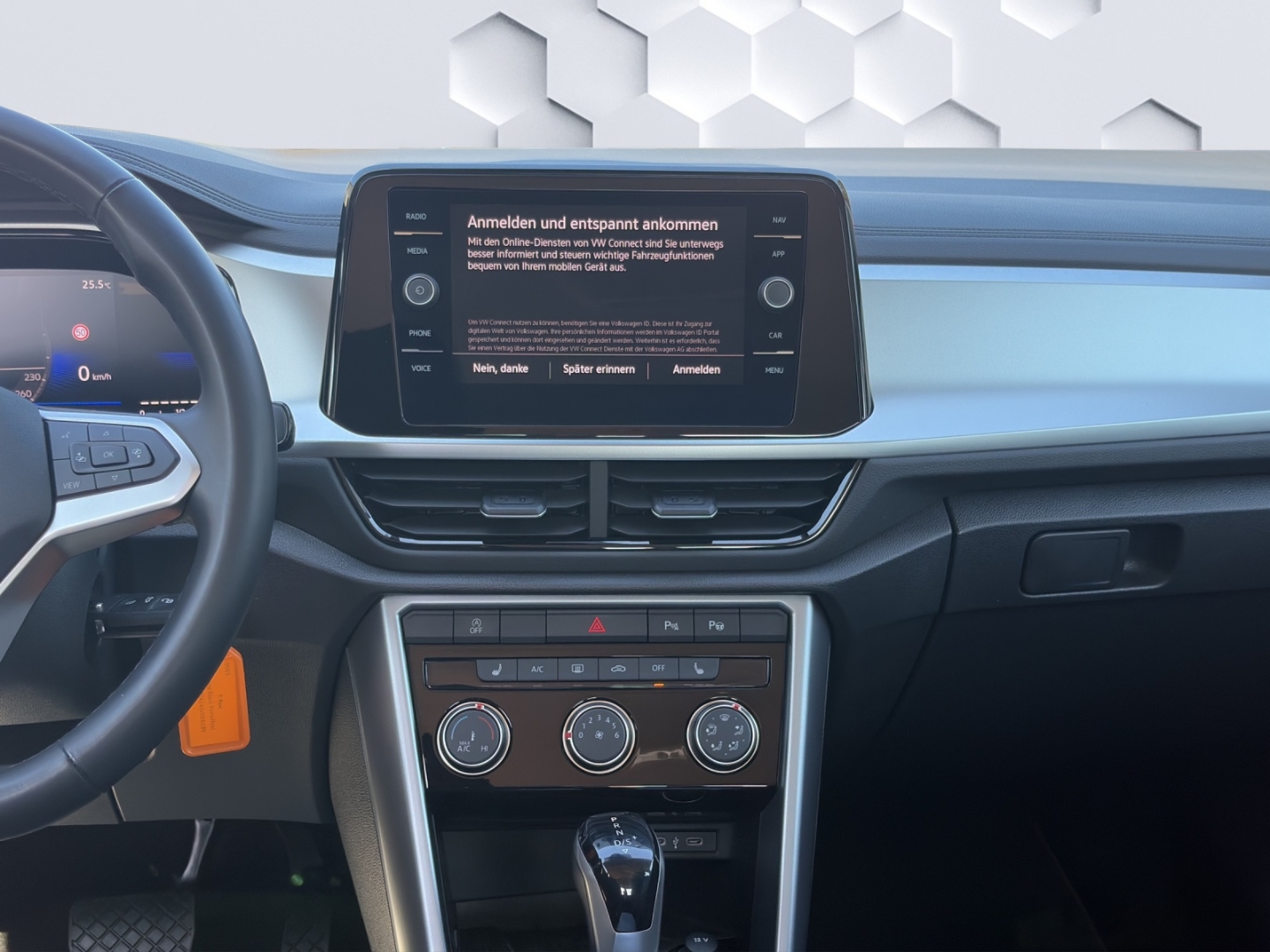 T-Roc Life 1.5TSI 110kW DSG AHZV LED GJR ParkAssist Sitzheizung
