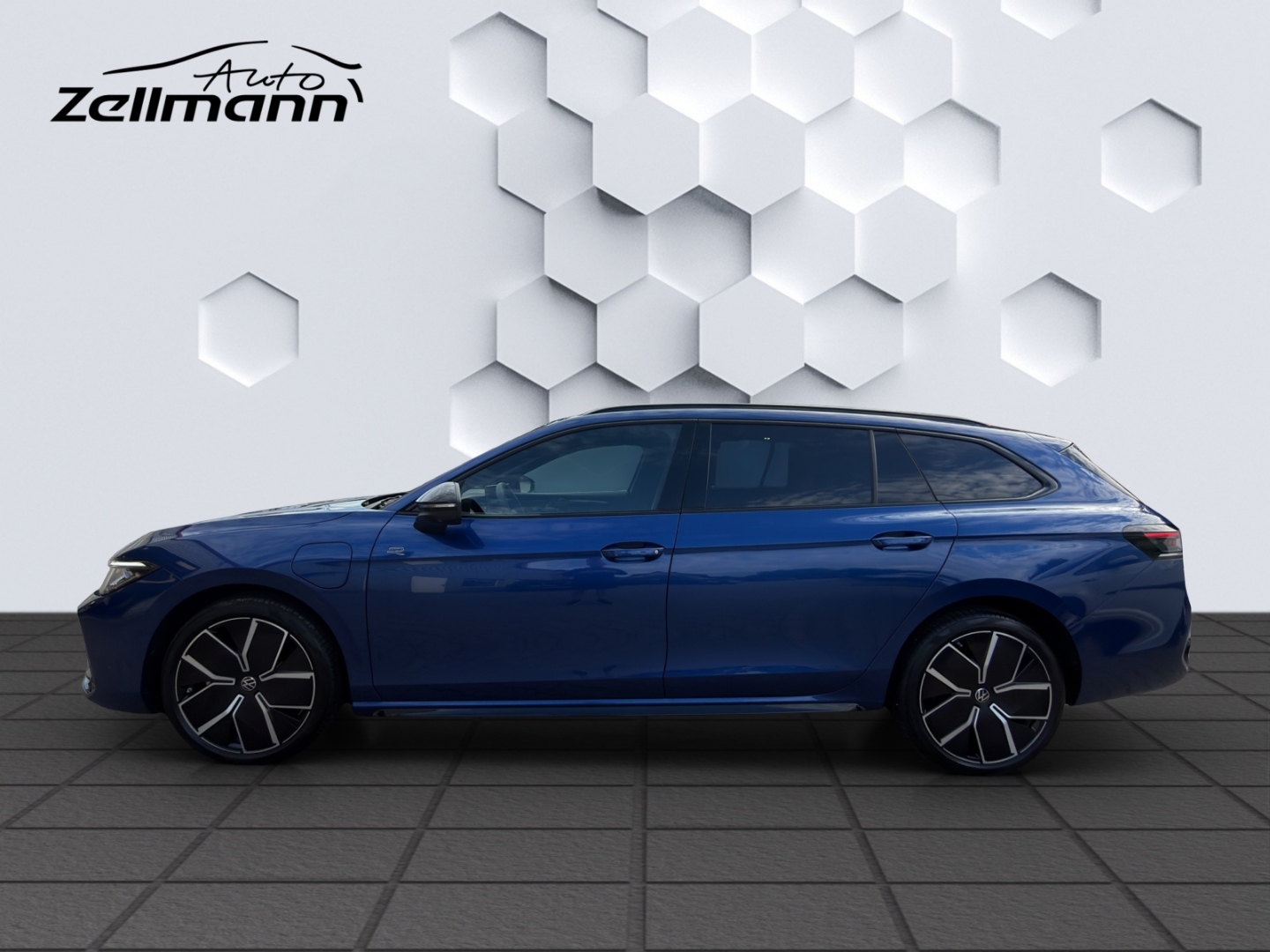 Passat Variant R-Line 1.5TSI eHybrid 130kW DSG AHZV MatrixLED PanoDach HuD ACC 360°Kam ParkAssistPro