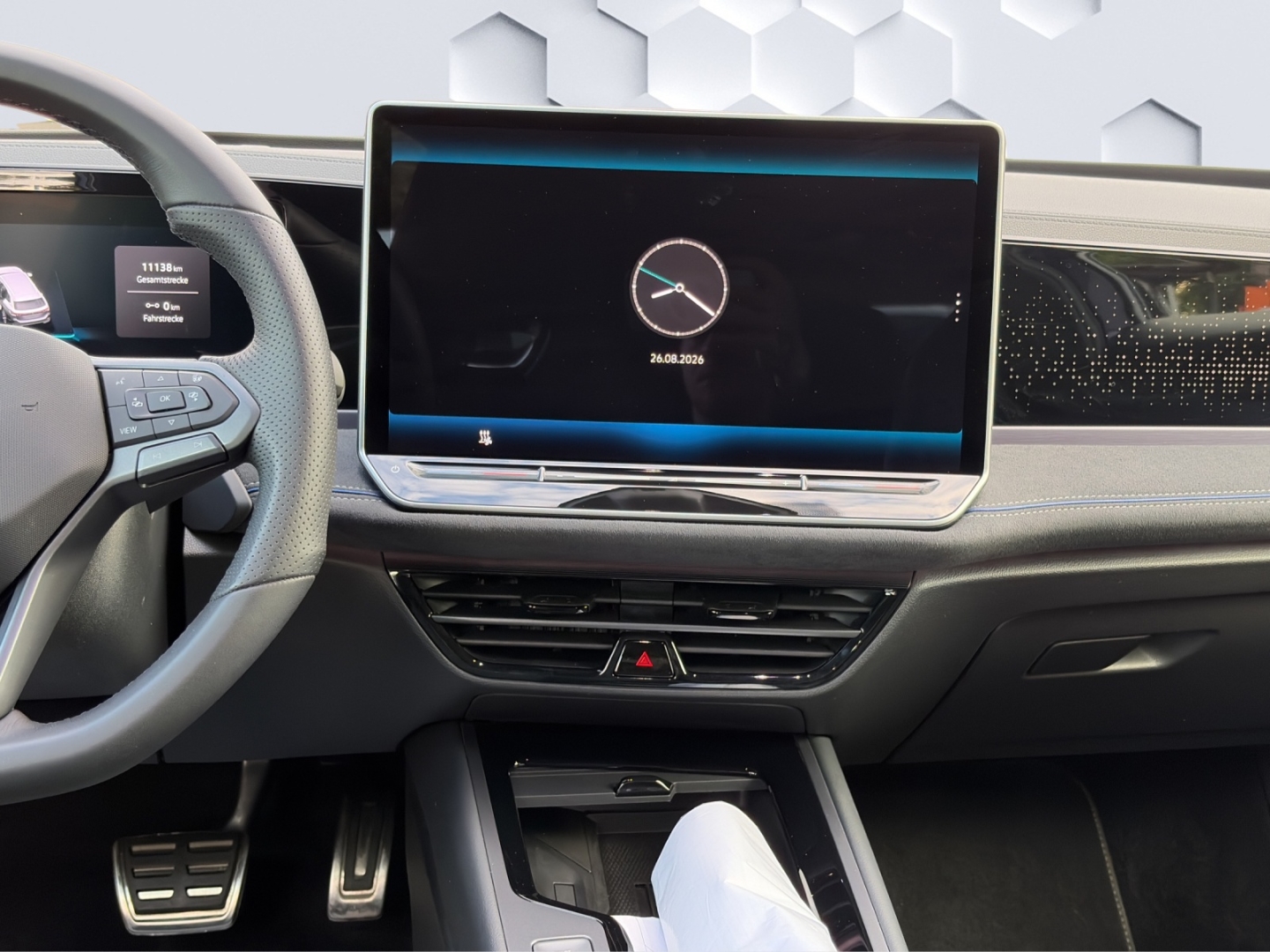 Passat Variant R-Line 1.5TSI eHybrid 130kW DSG AHZV MatrixLED PanoDach HuD ACC 360°Kam ParkAssistPro