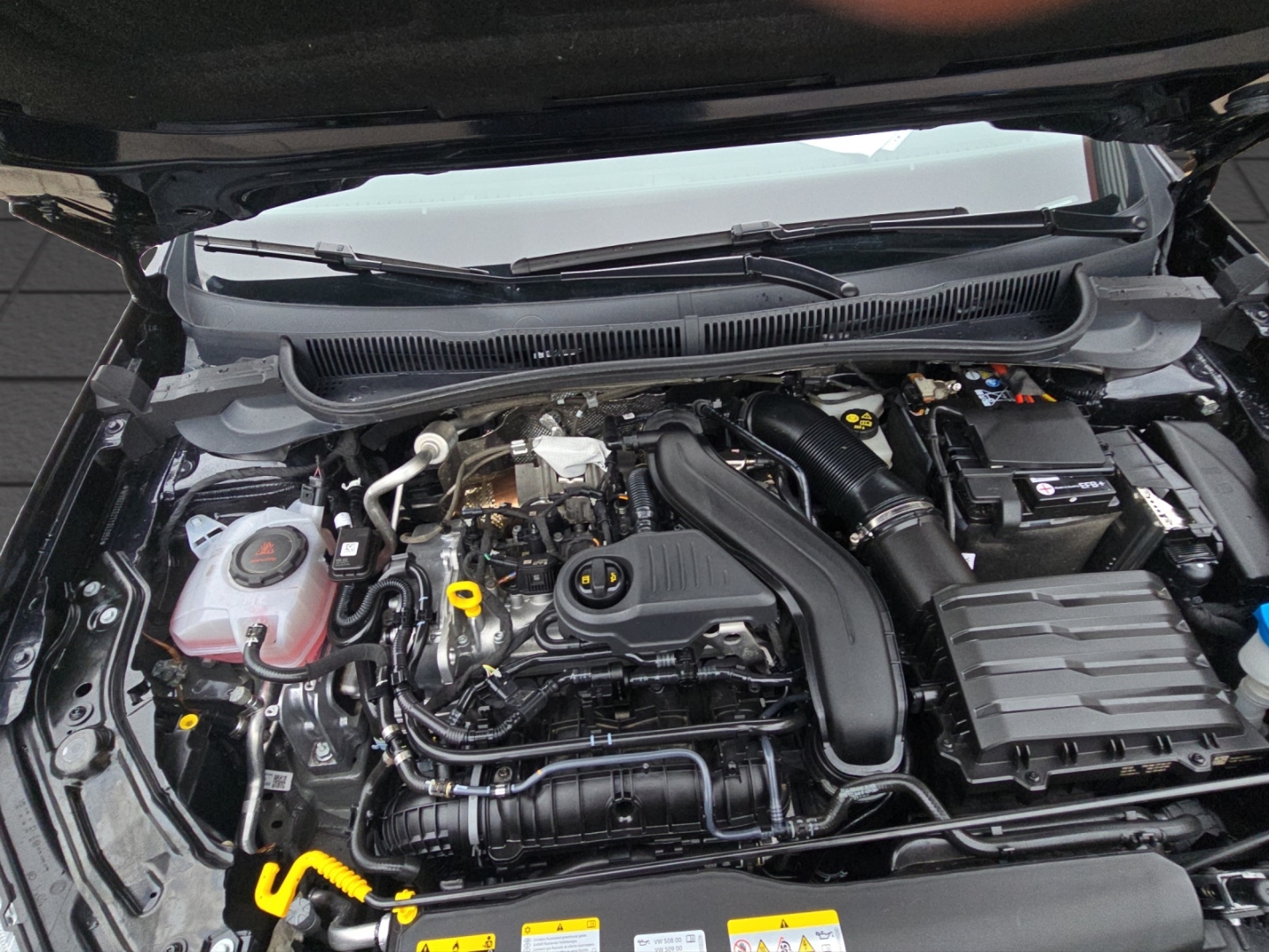 Taigo R-Line 1.5TSI 110kW DSG AHZV MatrixLED GJR ACC Rückfahrkamera Sitzheizung