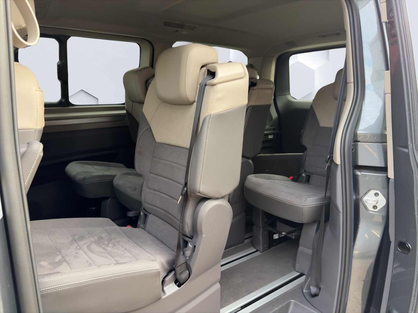 T7 Multivan LÜ 2.0TDI 110kW DSG AHZV MatrixLED ACC DCC ParkAssist 360°Kamera Standheiz. 7-Sitzer