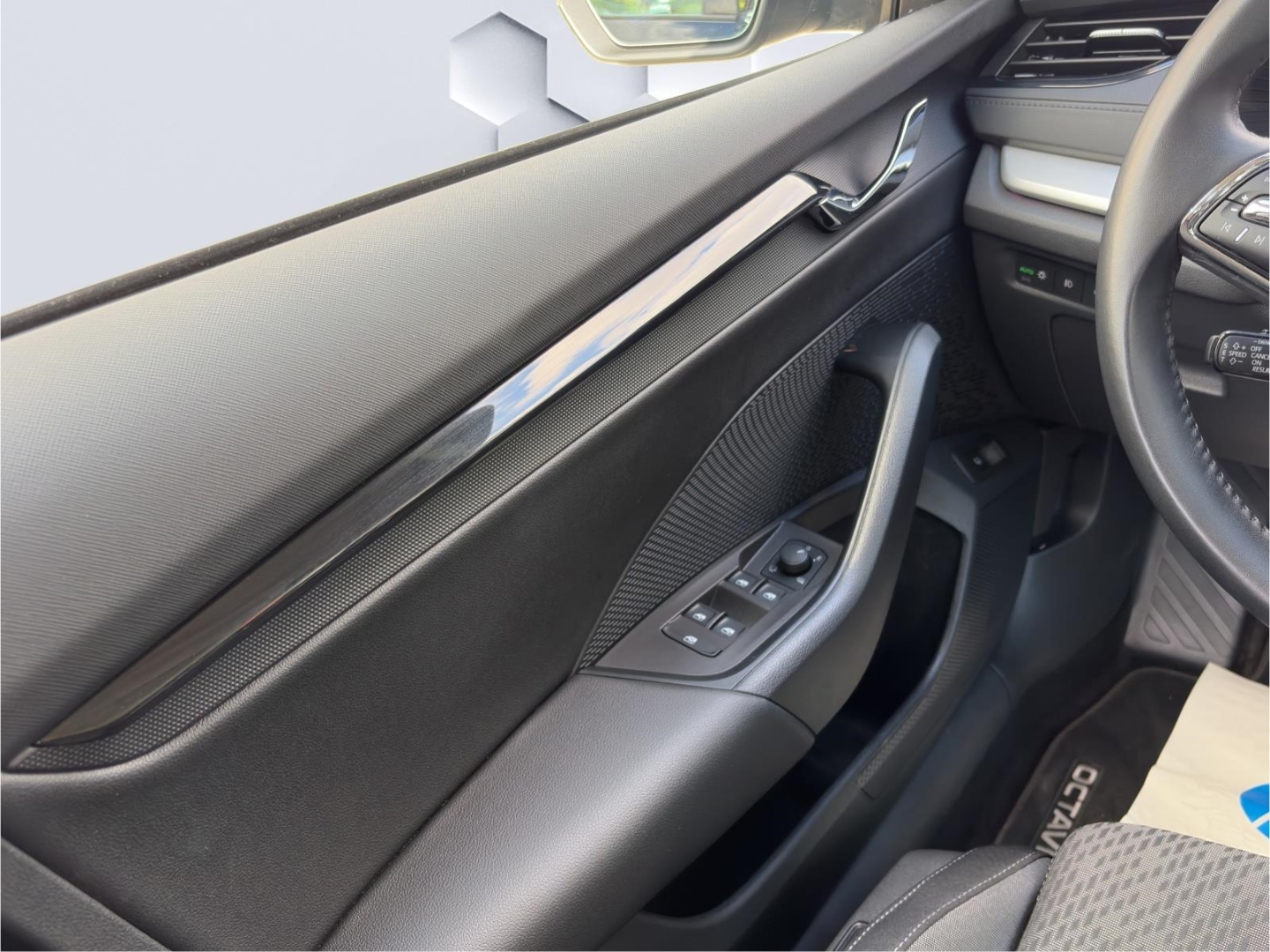 Octavia Combi Ambition iV 1.4Hybrid 150kW DSG LED ACC DCC Rückfahrkamera Sitzheizung