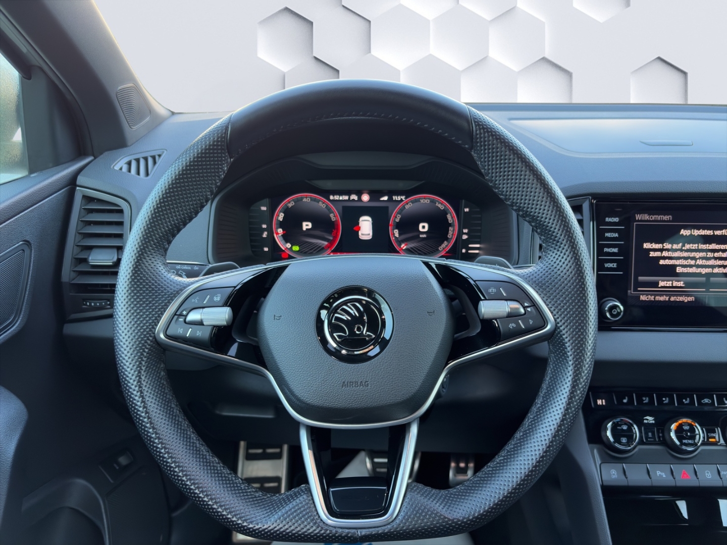 Karoq Sportline 1.5TSI 110kW DSG MatrixLED PanoDach DCC Rückfahrkamera Sitzheizung Standheizung
