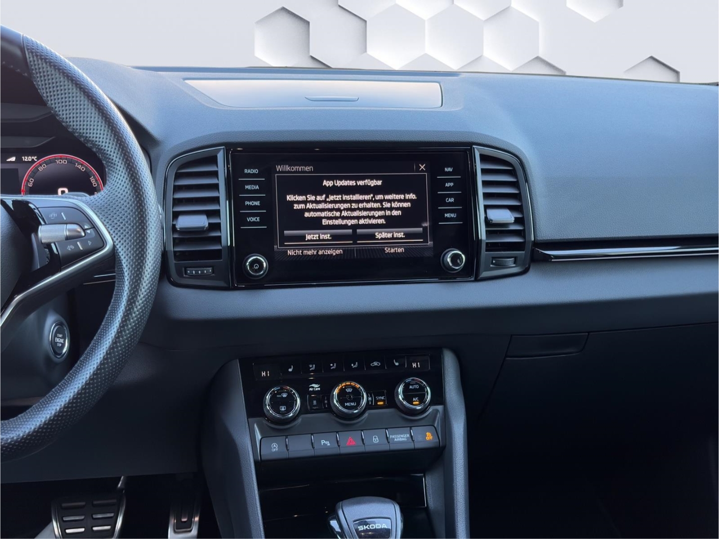Karoq Sportline 1.5TSI 110kW DSG MatrixLED PanoDach DCC Rückfahrkamera Sitzheizung Standheizung