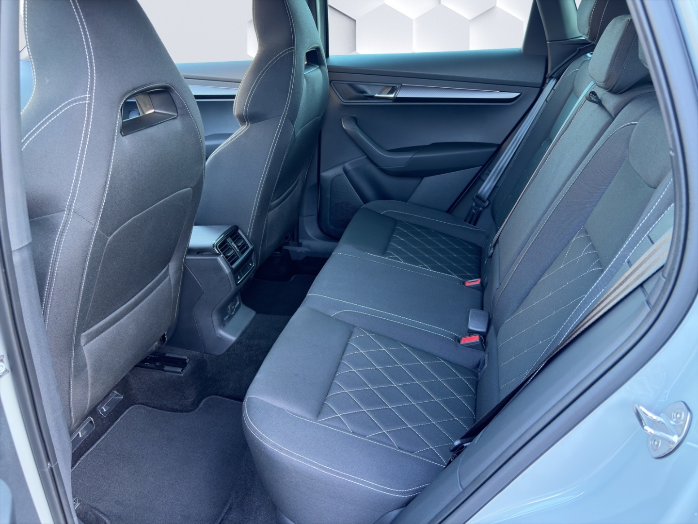 Karoq Sportline 1.5TSI 110kW DSG MatrixLED PanoDach DCC Rückfahrkamera Sitzheizung Standheizung
