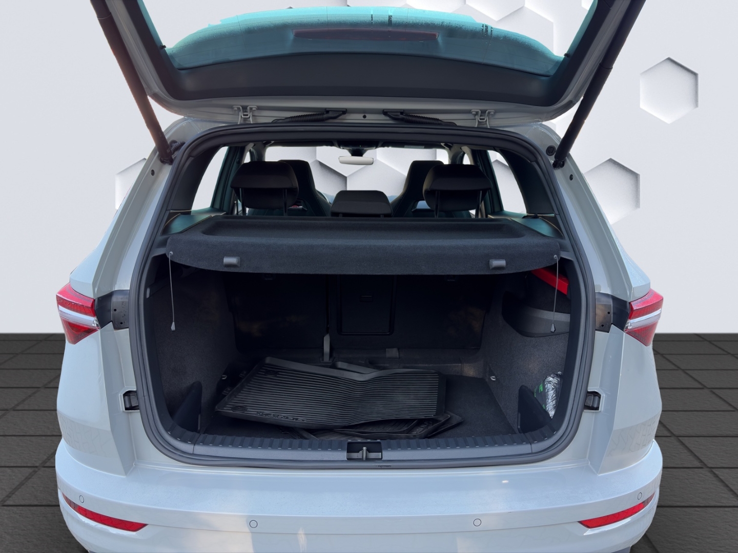 Karoq Sportline 1.5TSI 110kW DSG MatrixLED PanoDach DCC Rückfahrkamera Sitzheizung Standheizung