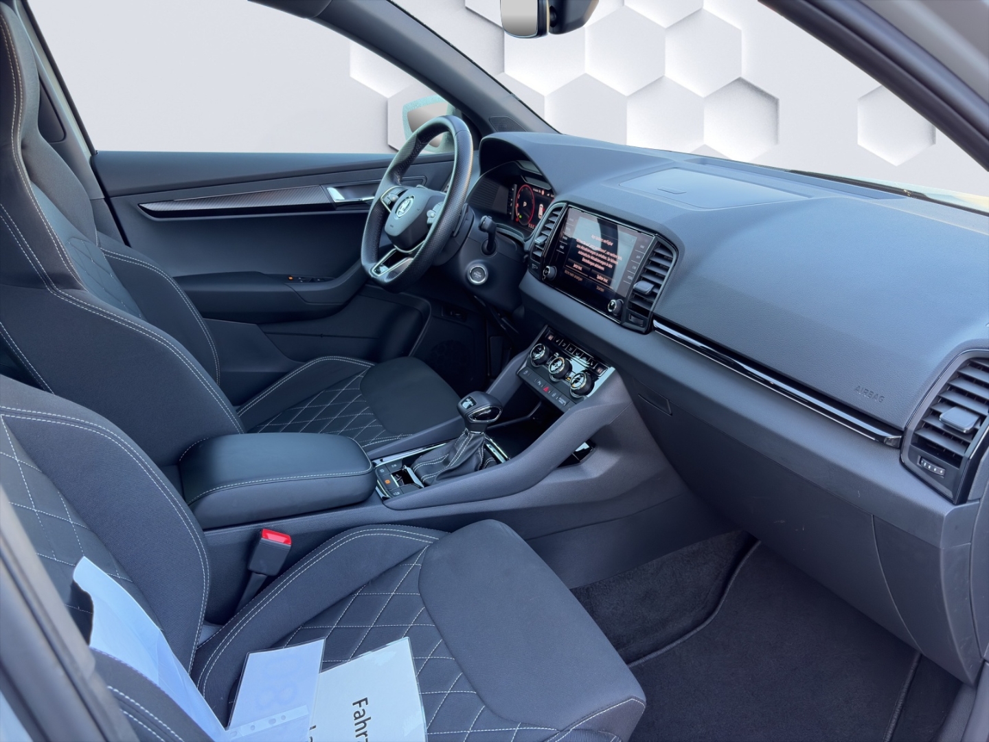 Karoq Sportline 1.5TSI 110kW DSG MatrixLED PanoDach DCC Rückfahrkamera Sitzheizung Standheizung