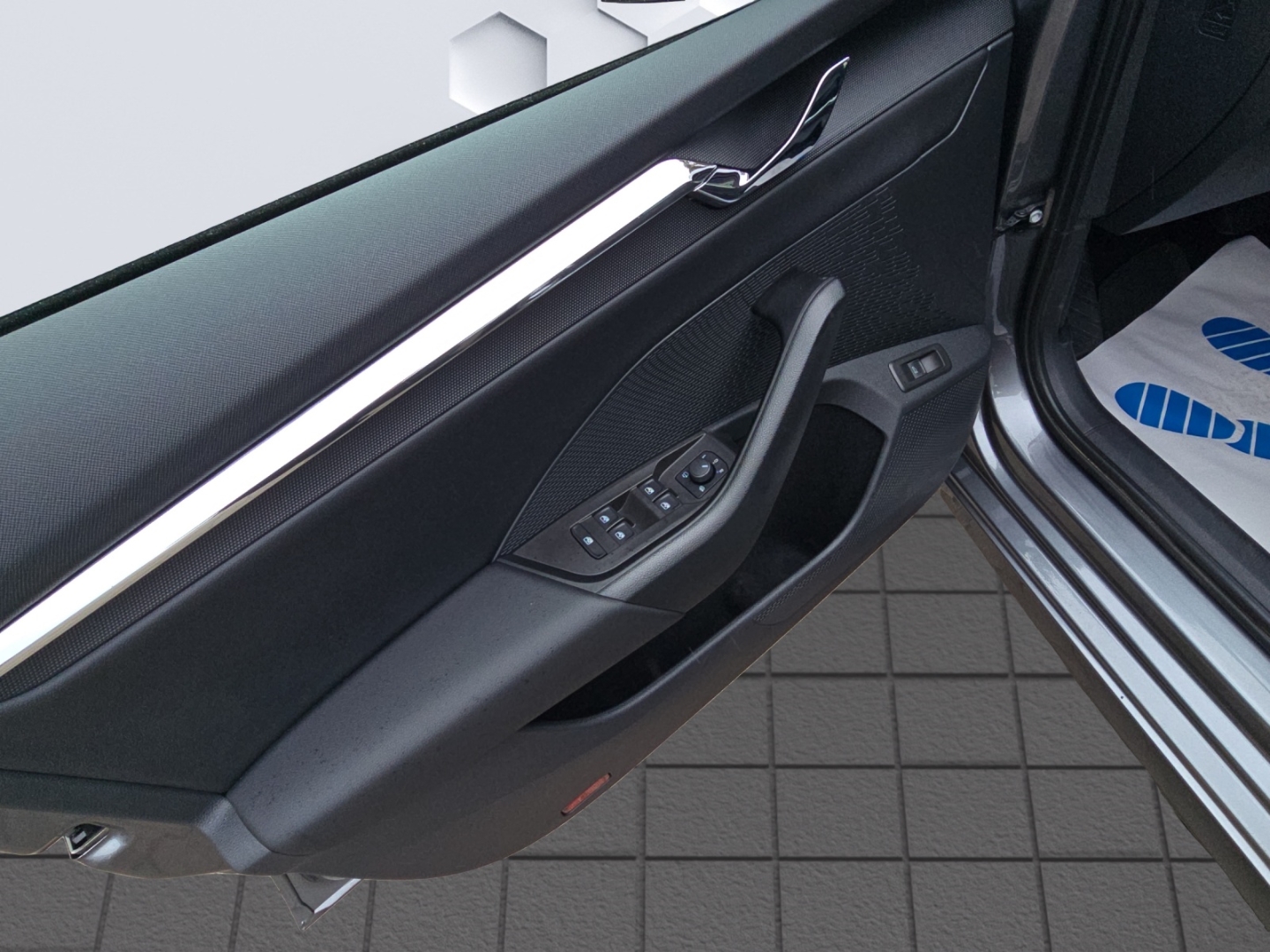 Octavia Combi Style 2.0TDI 110kW DSG AHZV MatrixLED PDC Sitzheizung