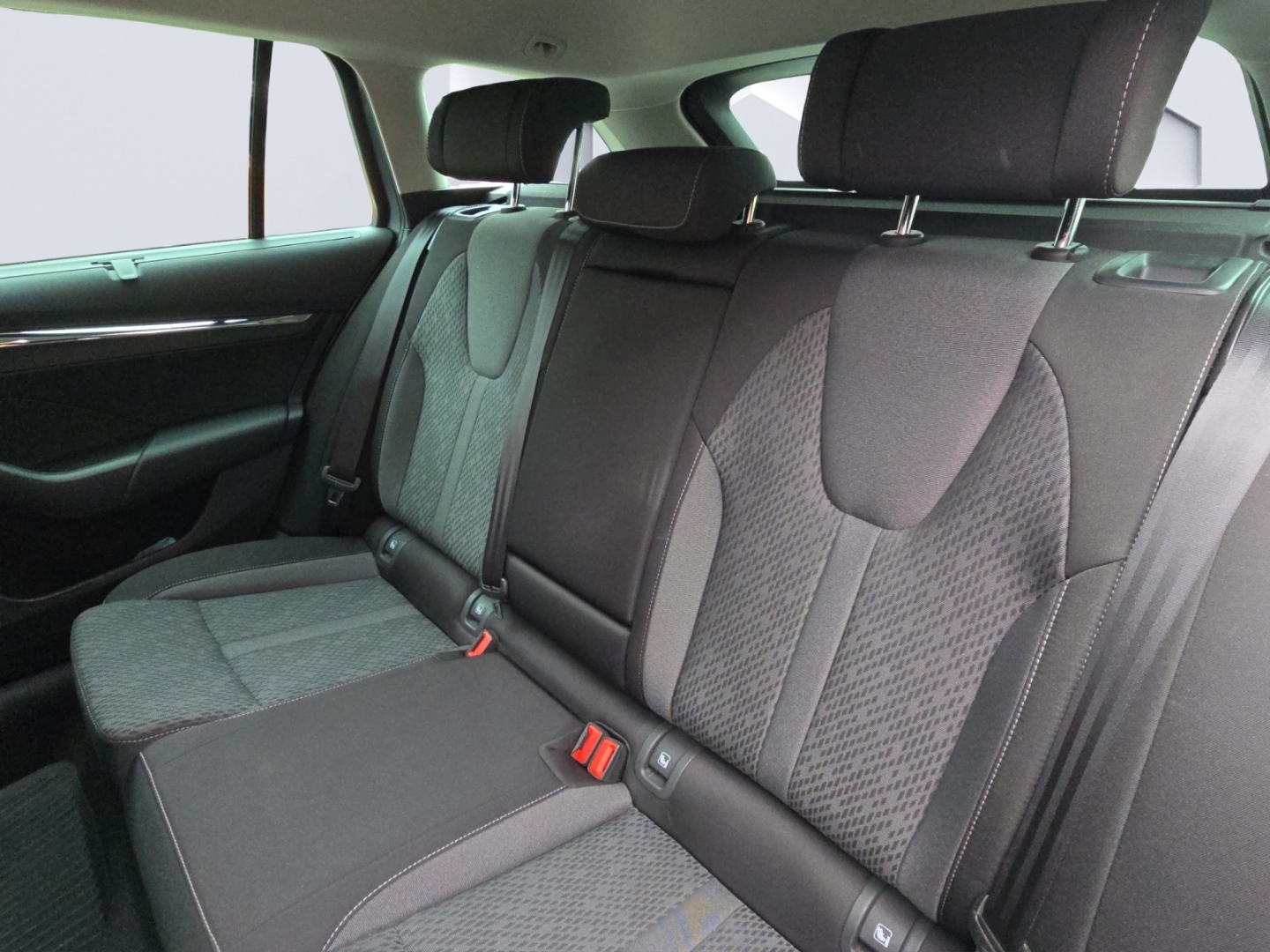 Octavia Combi Style 2.0TDI 110kW DSG AHZV MatrixLED PDC Sitzheizung