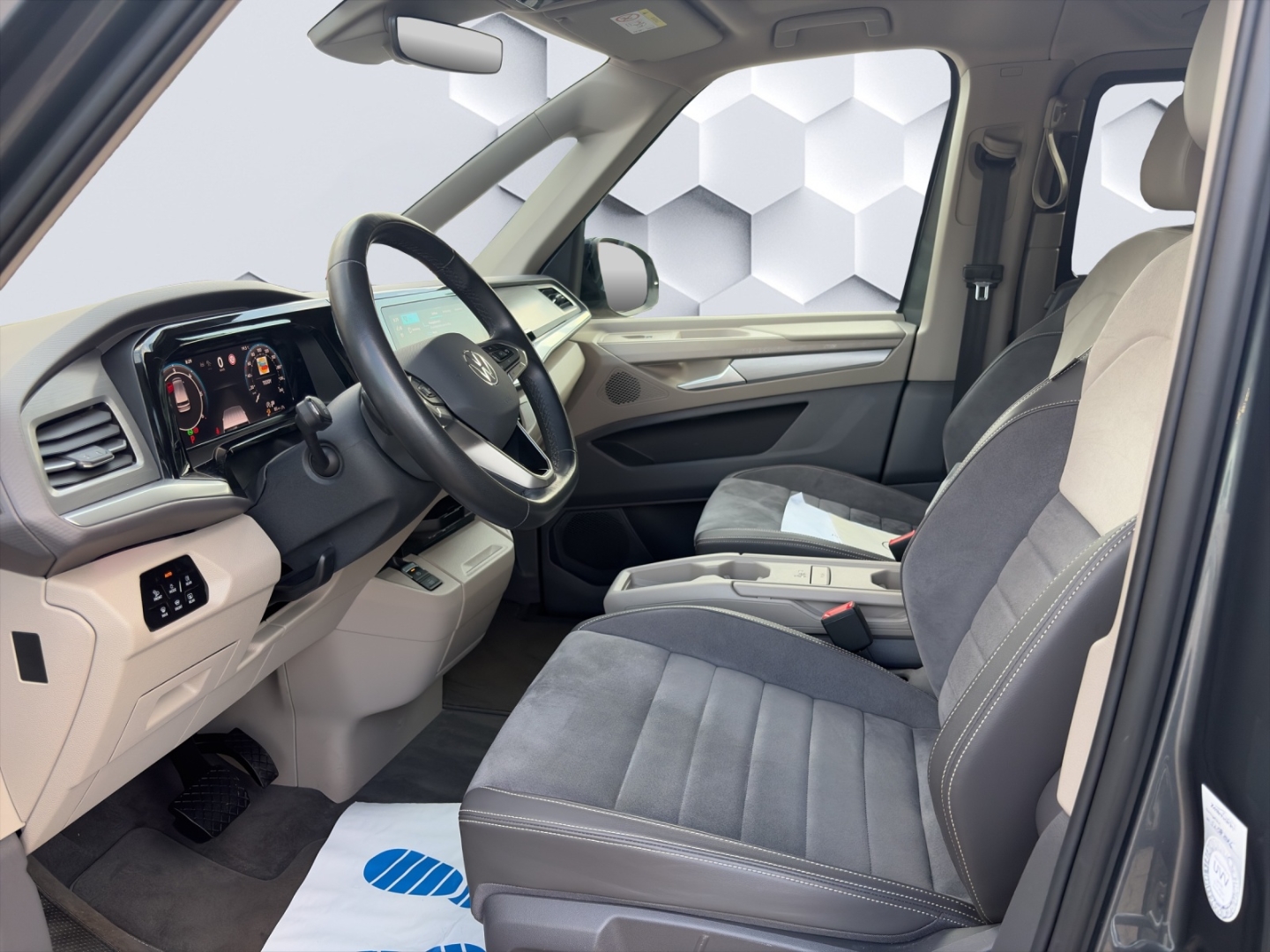 T7 Multivan Life LÜ 2.0TDI 110kW DSG AHZV MatrixLED ACC DCC Standheizung 360 Kamera 7-Sitzer
