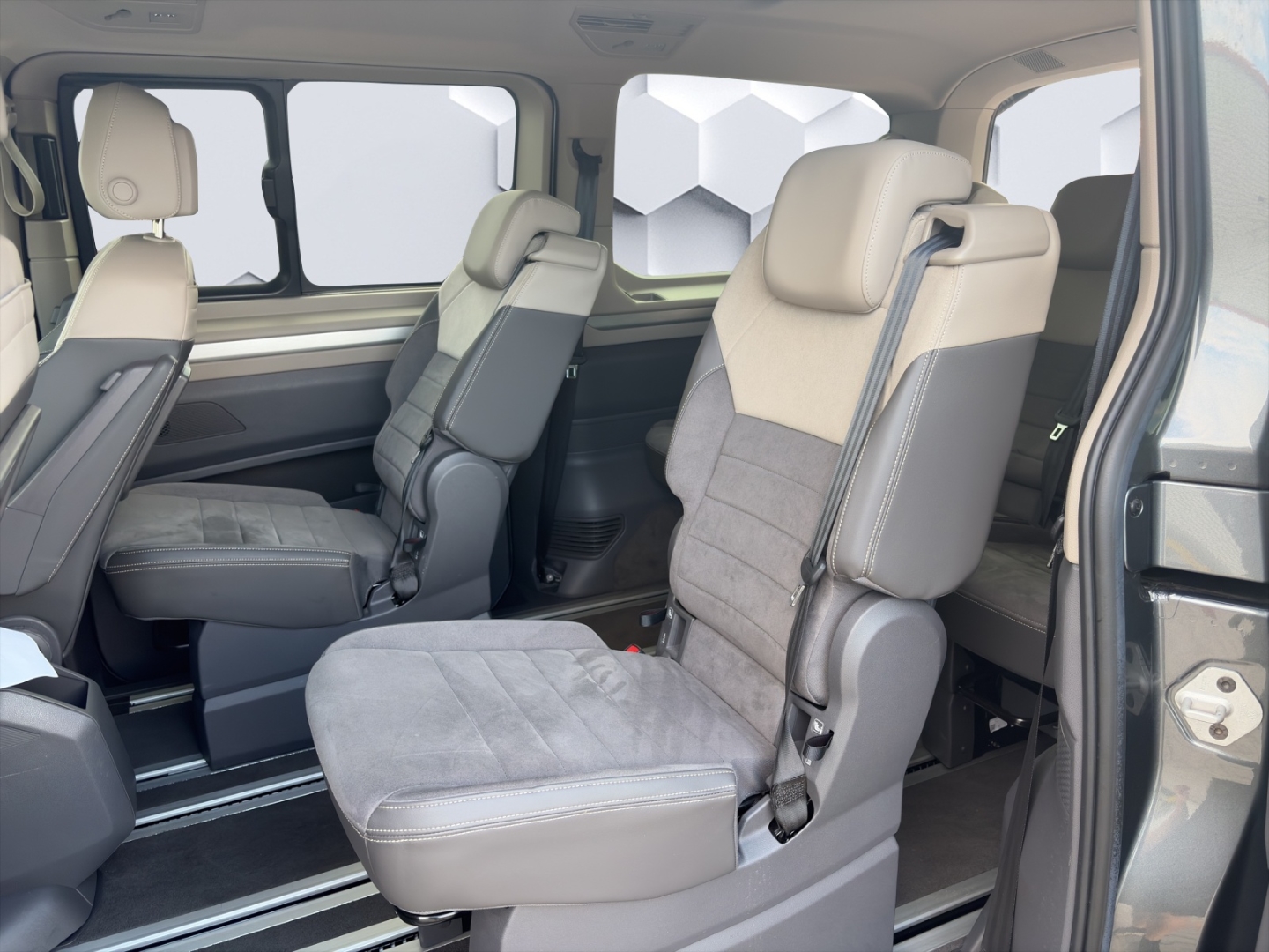 T7 Multivan Life LÜ 2.0TDI 110kW DSG AHZV MatrixLED ACC DCC Standheizung 360 Kamera 7-Sitzer