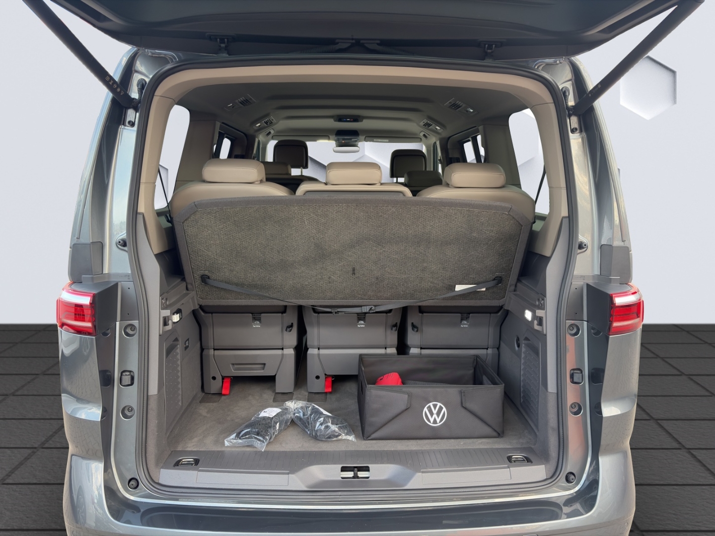 T7 Multivan Life LÜ 2.0TDI 110kW DSG AHZV MatrixLED ACC DCC Standheizung 360 Kamera 7-Sitzer