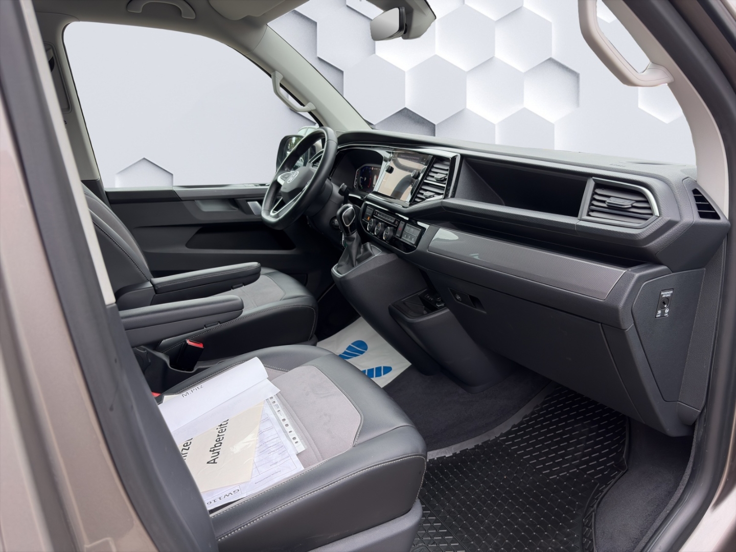 T6.1 Multivan FWD Six Generation SIX 150kW DSG AHZV LED ACC DCC Rückfahrkamera Standheizung