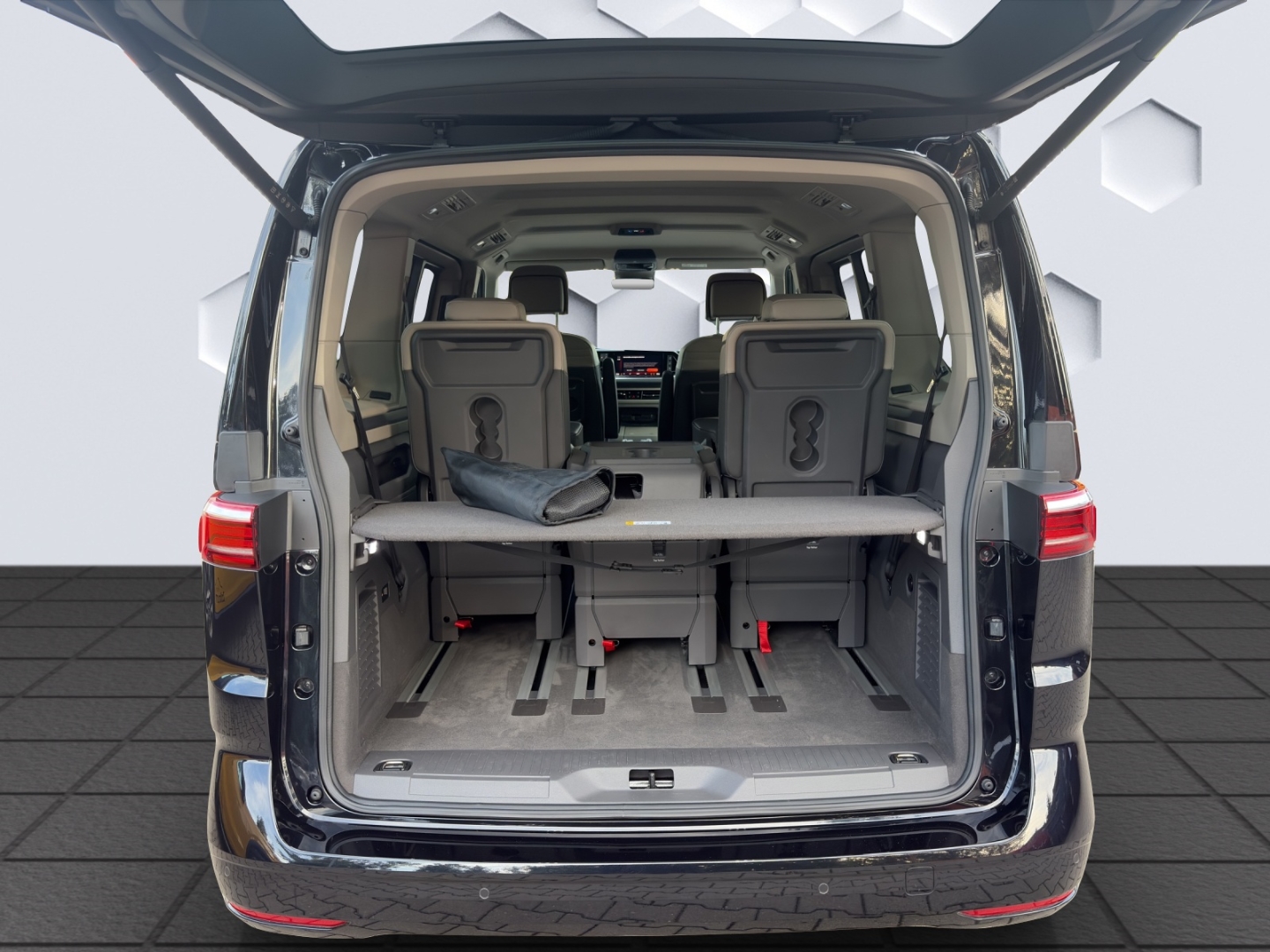 T7 Multivan Life KÜ 2.0TDI 110kW DSG AHZV MatrixLED ACC DCC Standheizung 360° Kamera 7-Sitzer