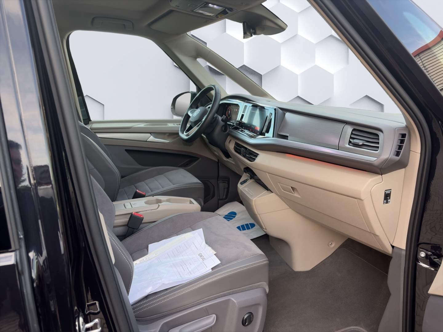 T7 Multivan Life KÜ 2.0TDI 110kW DSG AHZV MatrixLED ACC DCC Standheizung 360° Kamera 7-Sitzer