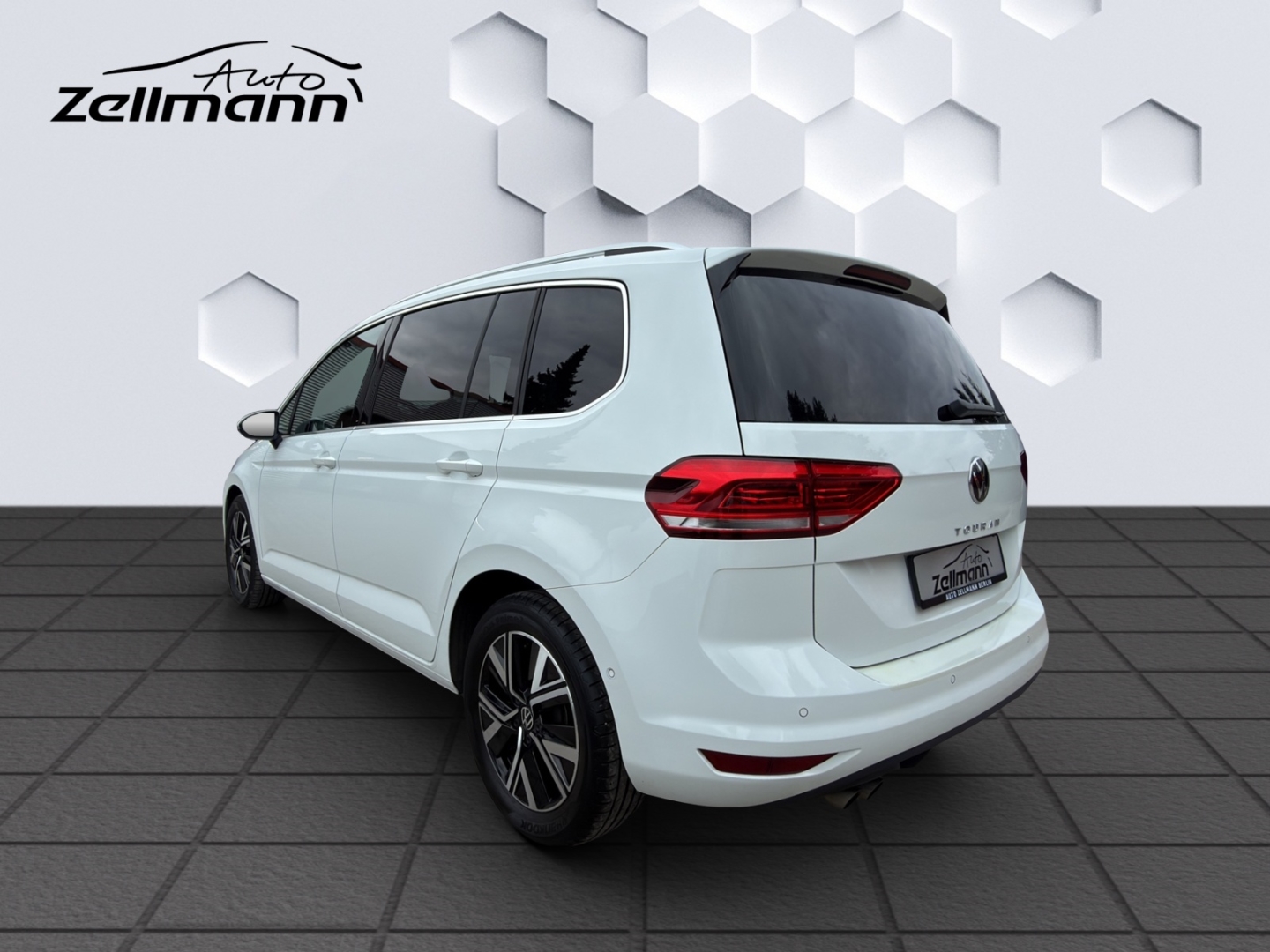 Touran Highline 2.0TDI 110kW DSG AHZV LED PanoDach ACC Rückfahrkamera TrailerAssist Standheizung