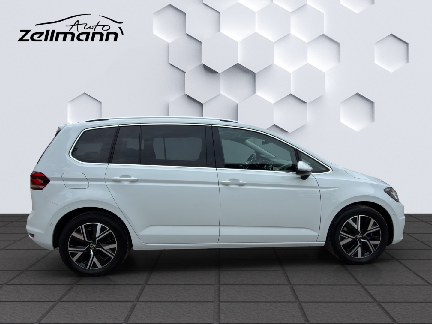 Touran Highline 2.0TDI 110kW DSG AHZV LED PanoDach ACC Rückfahrkamera TrailerAssist Standheizung