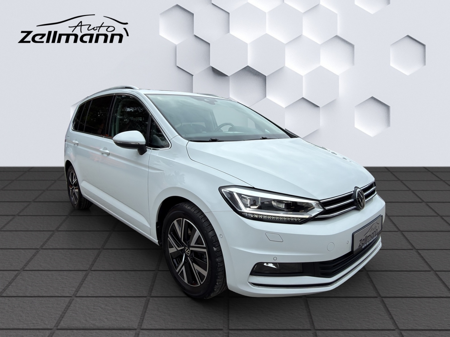 Touran Highline 2.0TDI 110kW DSG AHZV LED PanoDach ACC Rückfahrkamera TrailerAssist Standheizung