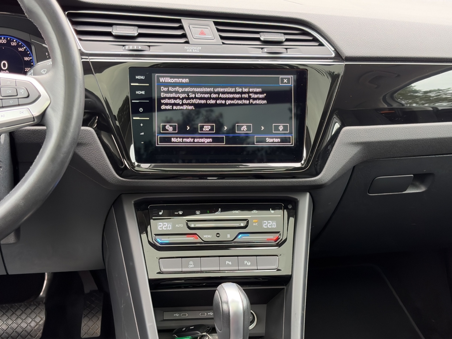 Touran Highline 2.0TDI 110kW DSG AHZV LED PanoDach ACC Rückfahrkamera TrailerAssist Standheizung