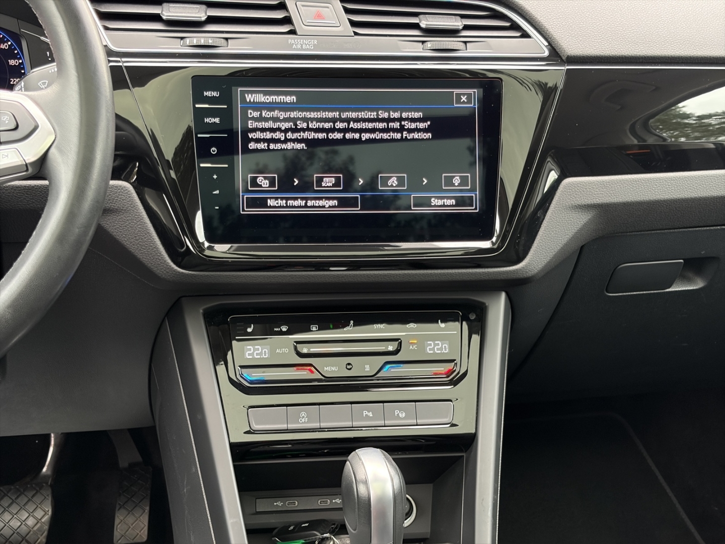Touran Highline 2.0TDI 110kW DSG AHZV LED PanoDach ACC Rückfahrkamera TrailerAssist Standheizung