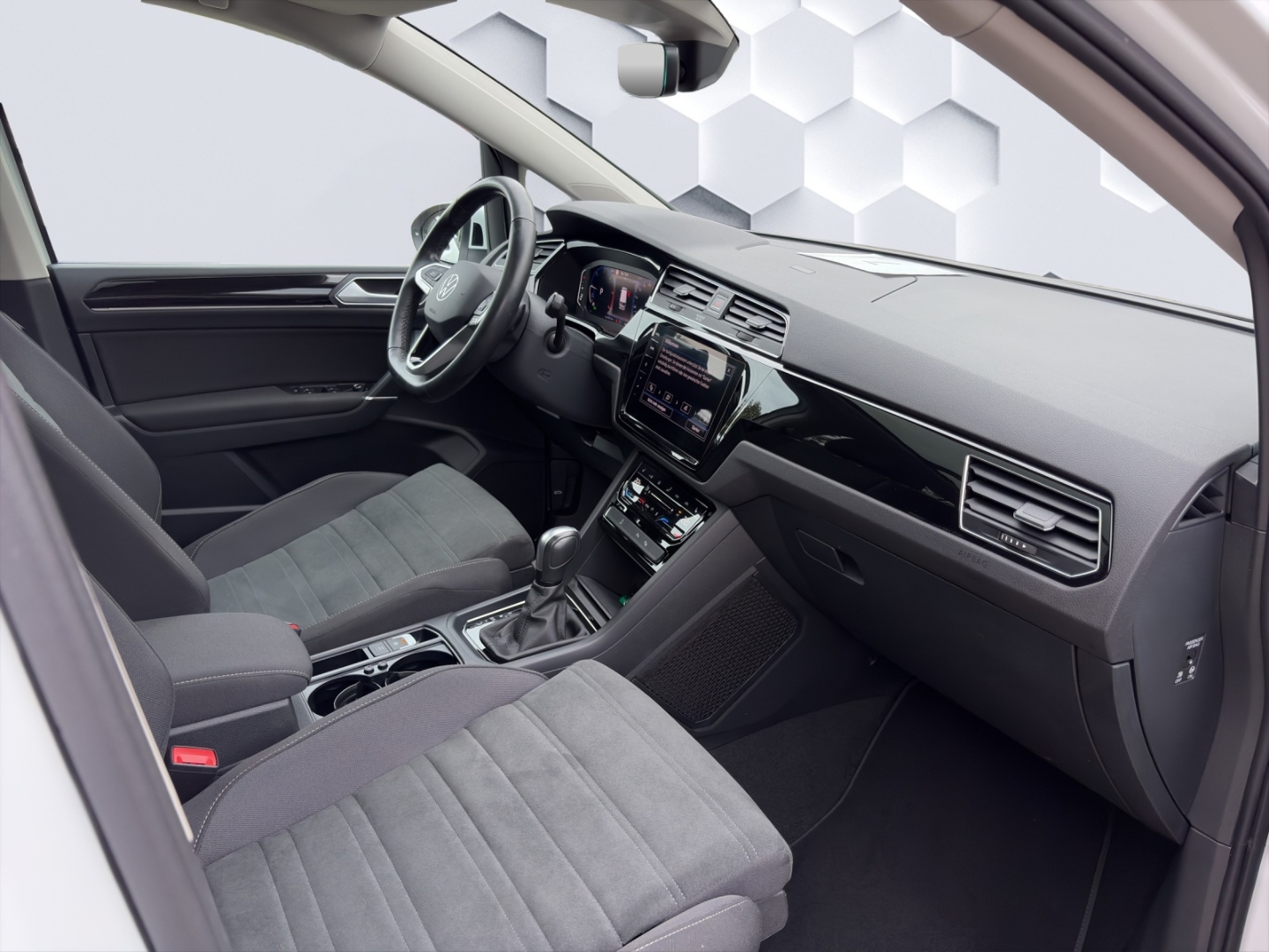 Touran Highline 2.0TDI 110kW DSG AHZV LED PanoDach ACC Rückfahrkamera TrailerAssist Standheizung