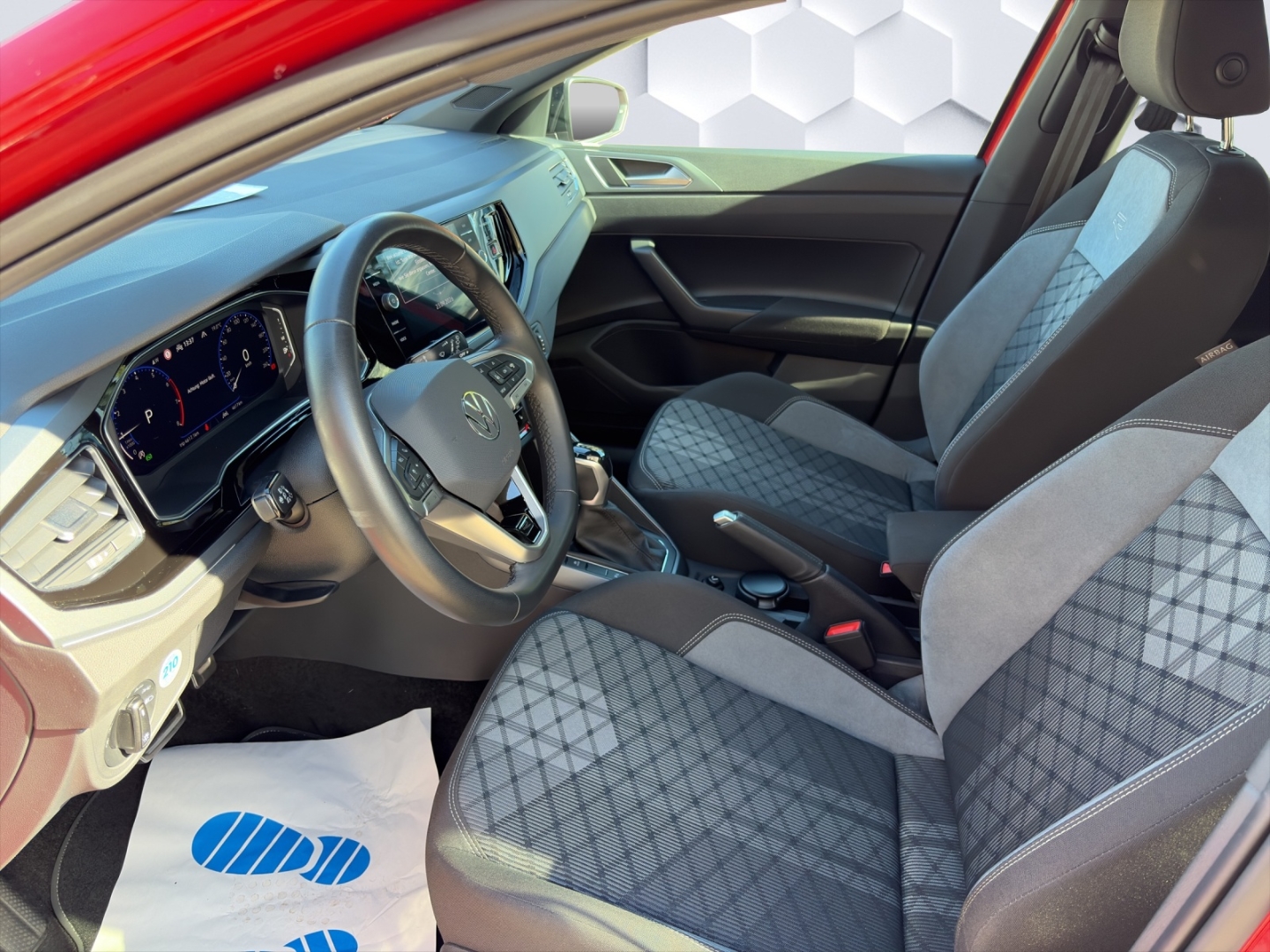 Polo R-Line 1.0TSI 85kW DSG MatrixLED PDC ACC Rückfahrkamera Sitzheizung