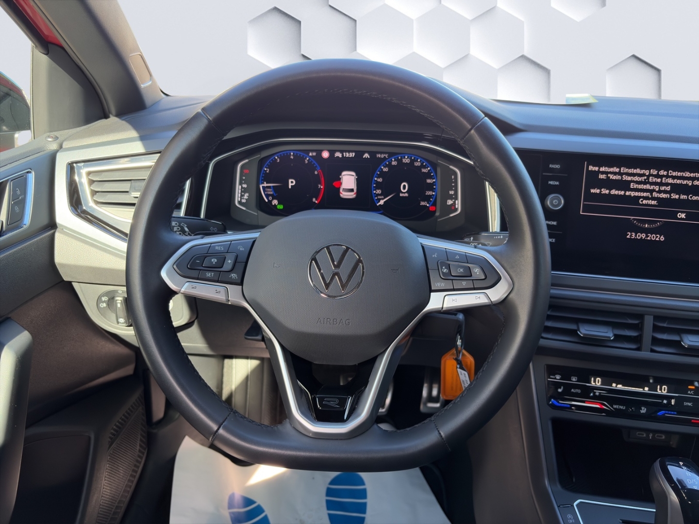 Polo R-Line 1.0TSI 85kW DSG MatrixLED PDC ACC Rückfahrkamera Sitzheizung