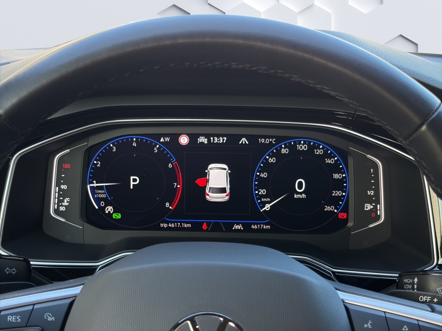 Polo R-Line 1.0TSI 85kW DSG MatrixLED PDC ACC Rückfahrkamera Sitzheizung