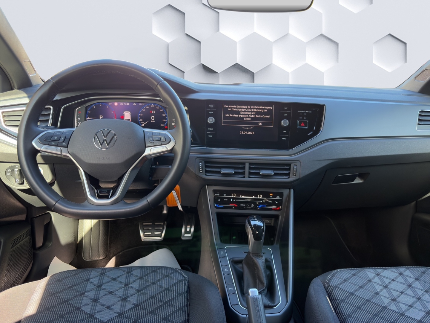 Polo R-Line 1.0TSI 85kW DSG MatrixLED PDC ACC Rückfahrkamera Sitzheizung