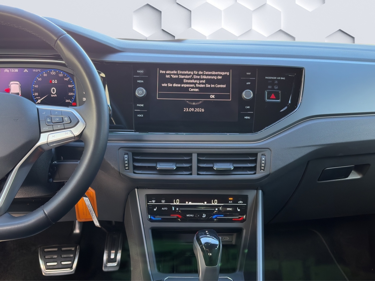 Polo R-Line 1.0TSI 85kW DSG MatrixLED PDC ACC Rückfahrkamera Sitzheizung