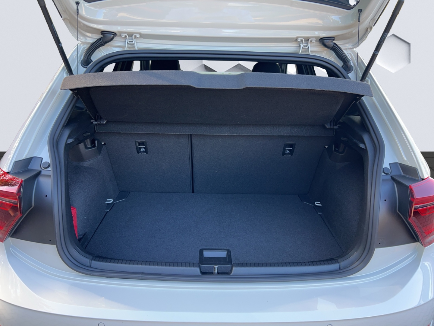 Polo GTI 2.0TSI 152kW DSG MatrixLED ACC Rückfahrkamera ParkAssist Sitzheizung