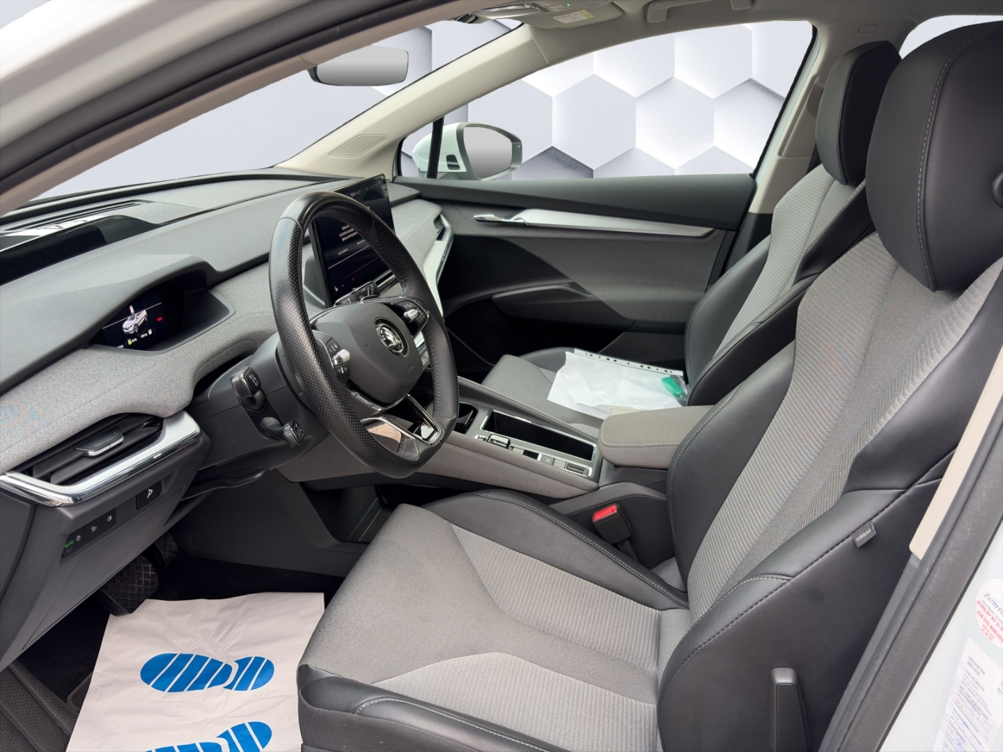 ENYAQ iV 80x 195kW 4x4 AHZV MatrixLED HuD ACC 360°Kamera Sitzheizung