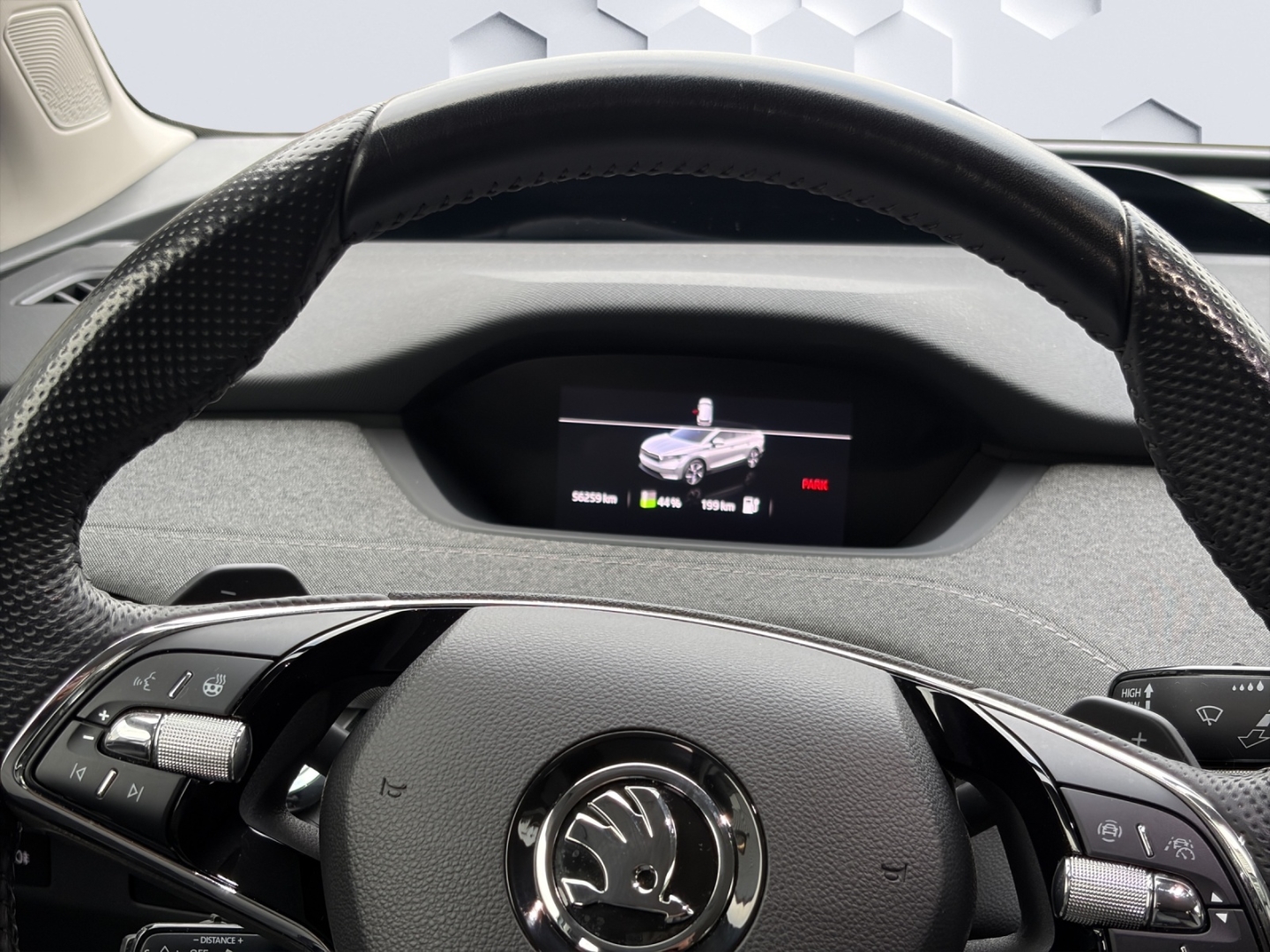 ENYAQ iV 80x 195kW 4x4 AHZV MatrixLED HuD ACC 360°Kamera Sitzheizung