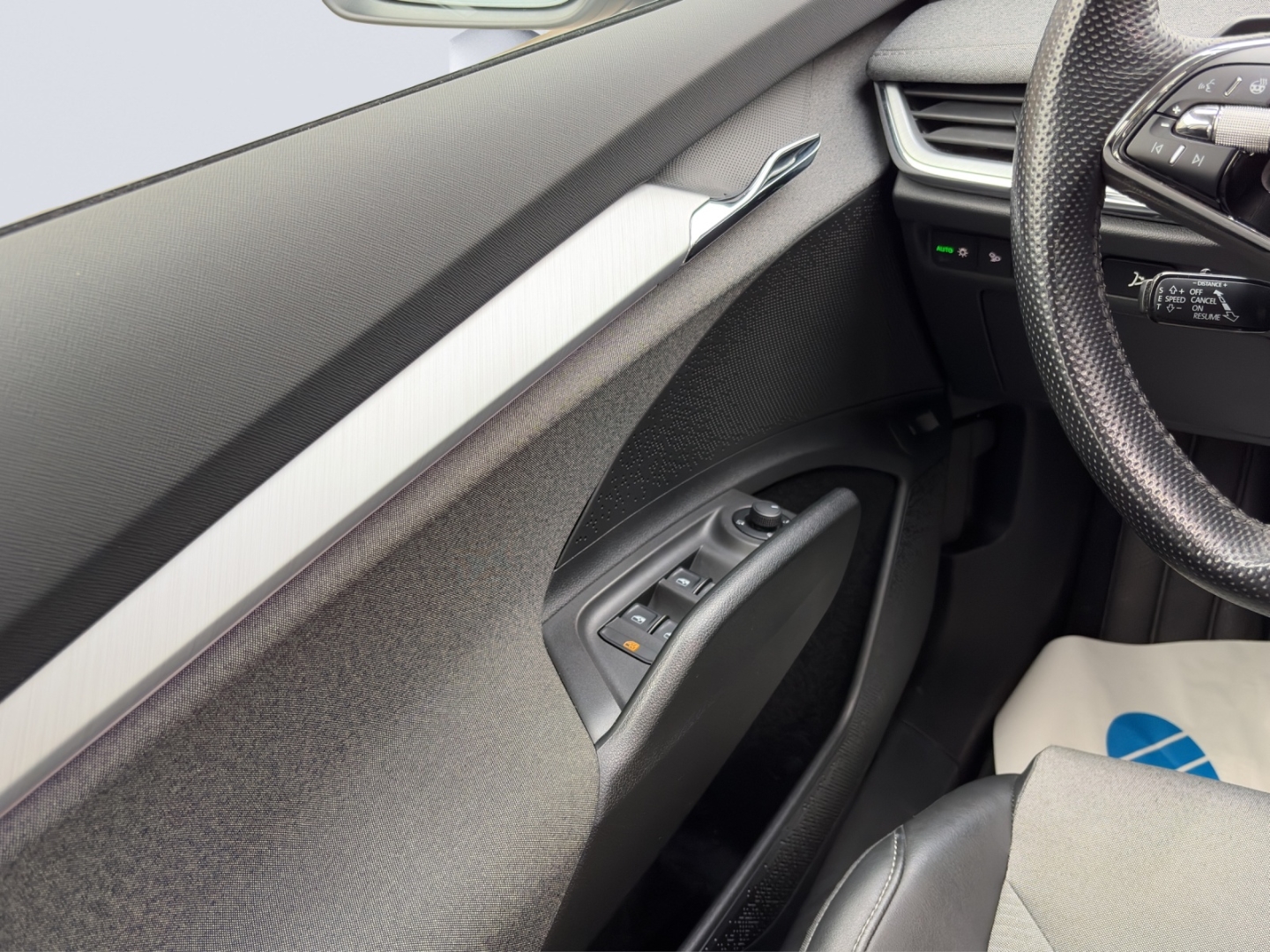 ENYAQ iV 80x 195kW 4x4 AHZV MatrixLED HuD ACC 360°Kamera Sitzheizung