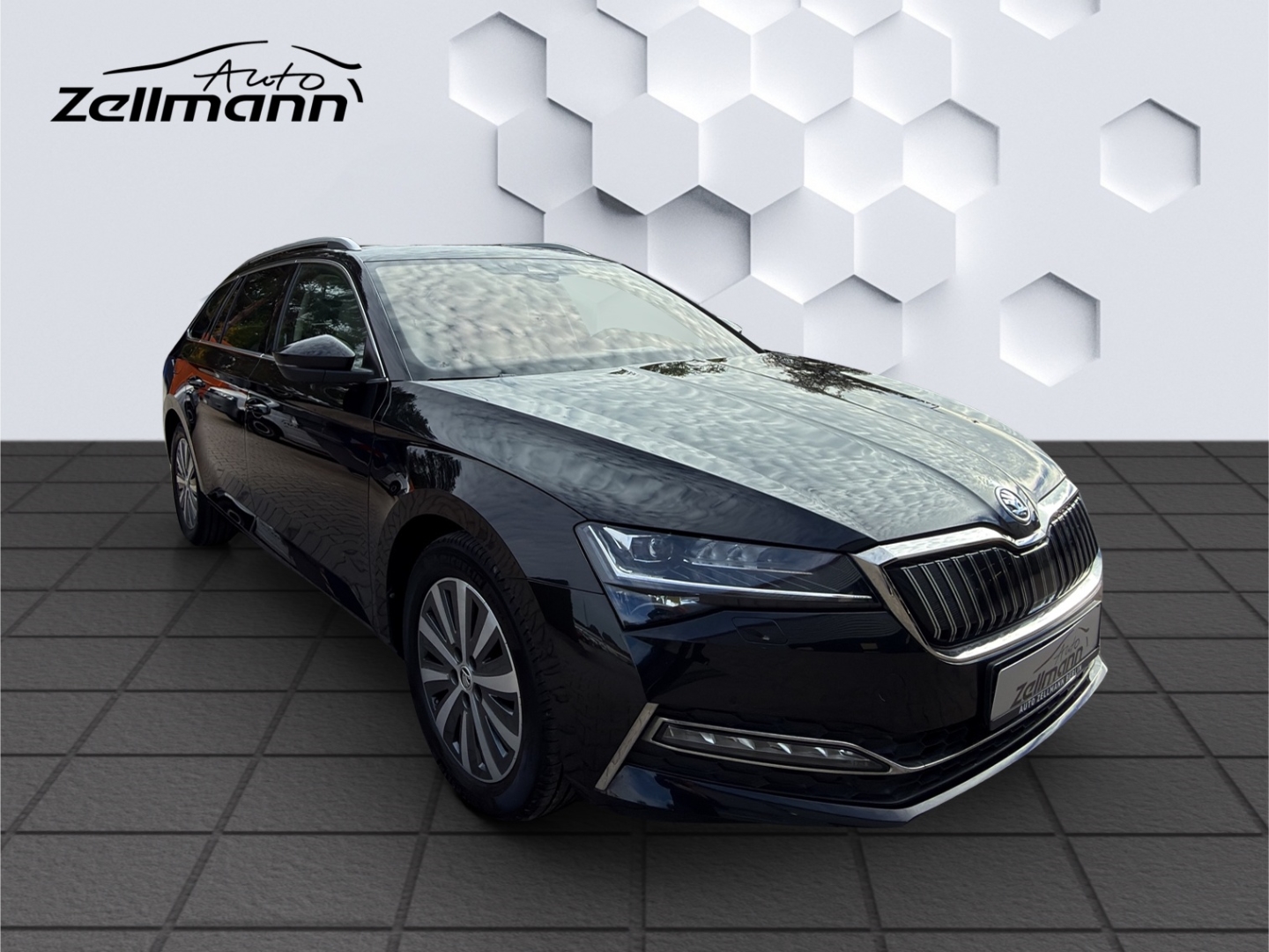 Superb Combi Style 1.4TSI iV 160kW DSG AHZV MatrixLED PanoDach ACC ParkAssist 360°Kamera Sitzheizung