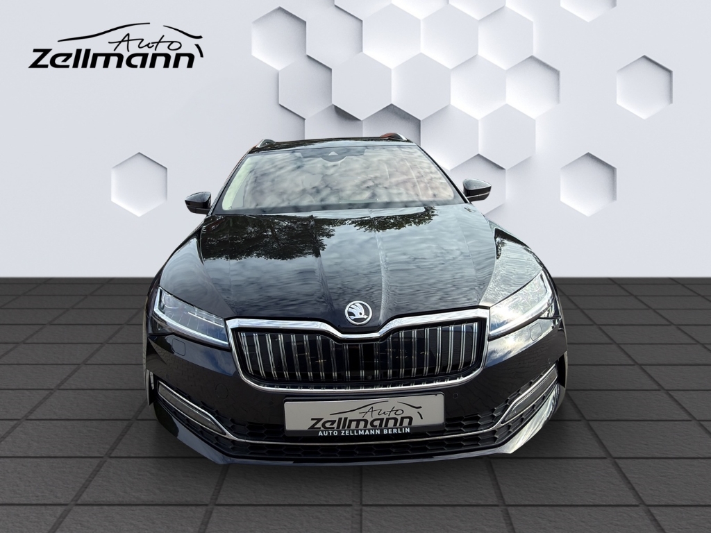 Superb Combi Style 1.4TSI iV 160kW DSG AHZV MatrixLED PanoDach ACC ParkAssist 360°Kamera Sitzheizung