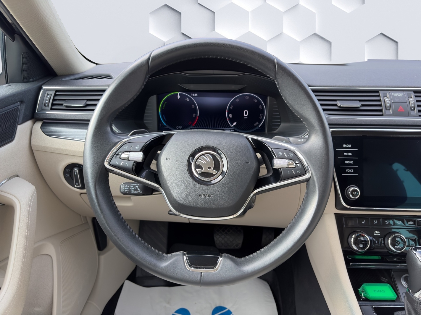 Superb Combi Style 1.4TSI iV 160kW DSG AHZV MatrixLED PanoDach ACC ParkAssist 360°Kamera Sitzheizung