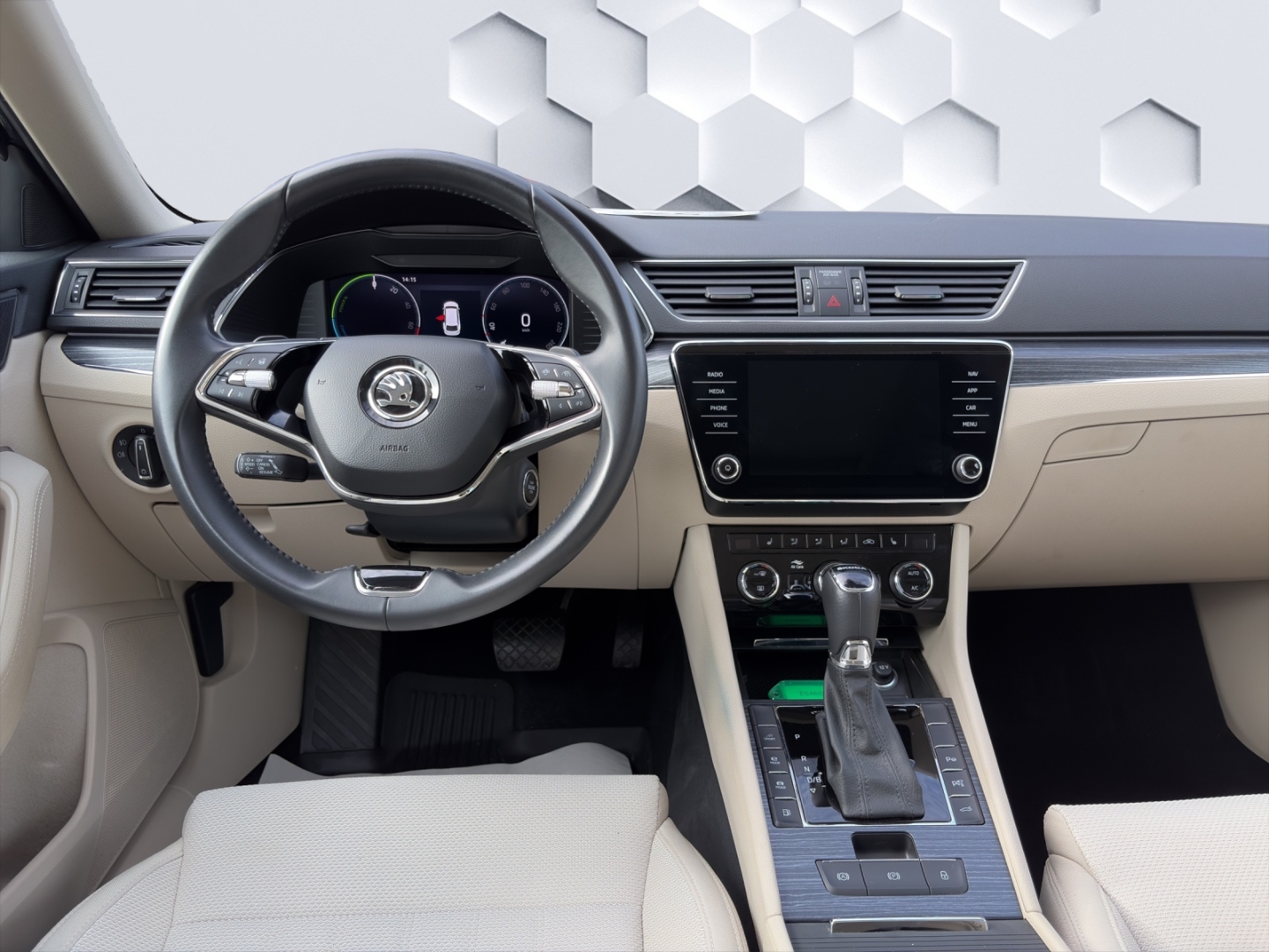 Superb Combi Style 1.4TSI iV 160kW DSG AHZV MatrixLED PanoDach ACC ParkAssist 360°Kamera Sitzheizung
