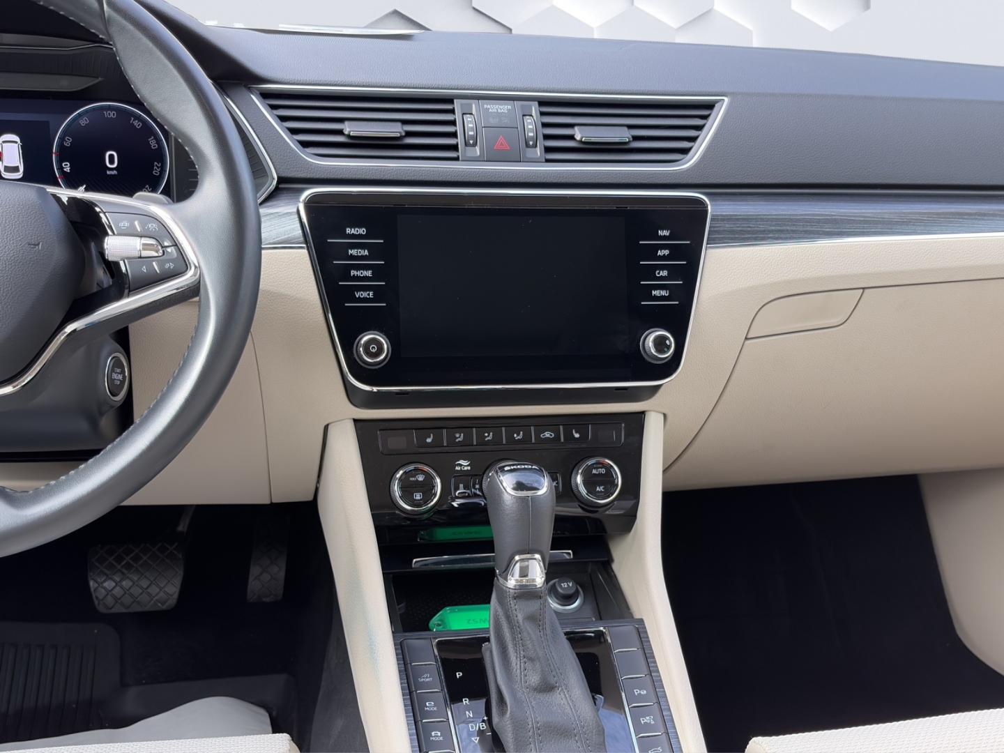 Superb Combi Style 1.4TSI iV 160kW DSG AHZV MatrixLED PanoDach ACC ParkAssist 360°Kamera Sitzheizung