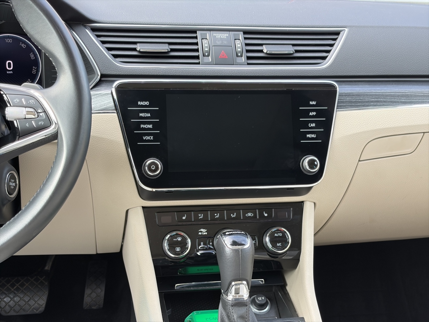 Superb Combi Style 1.4TSI iV 160kW DSG AHZV MatrixLED PanoDach ACC ParkAssist 360°Kamera Sitzheizung
