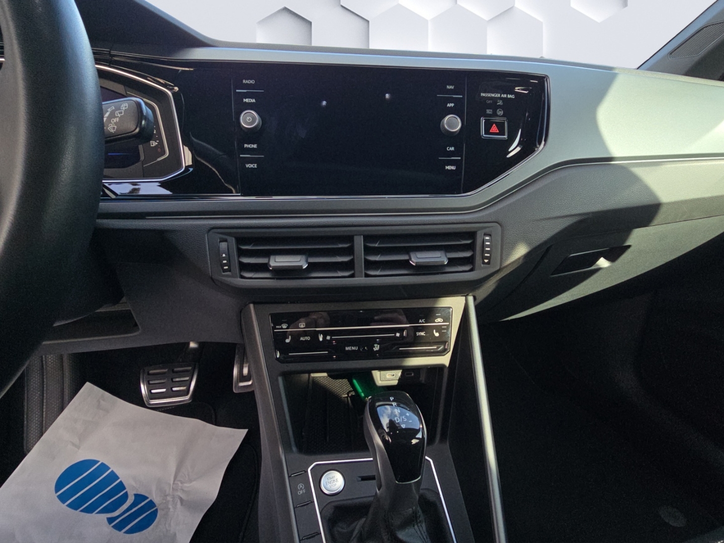 Polo R-Line 1.0TSI 85kW DSG MatrixLED ACC Rückfahrkamera ParkAssist Sitzheizung