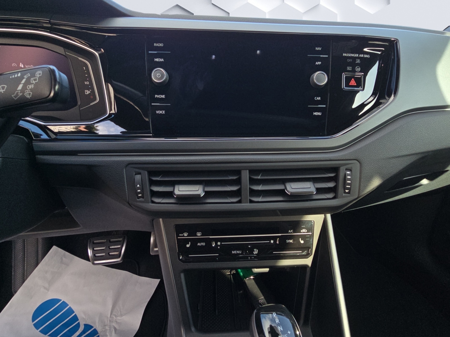 Polo R-Line 1.0TSI 85kW DSG MatrixLED ACC Rückfahrkamera ParkAssist Sitzheizung