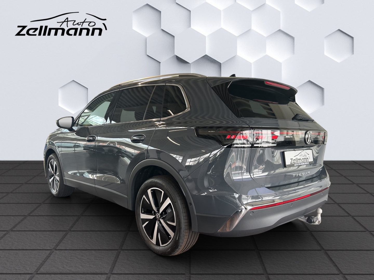 Tiguan EL 2.0l TSI 4MOTION DSG StHz AHK W+S Reifen