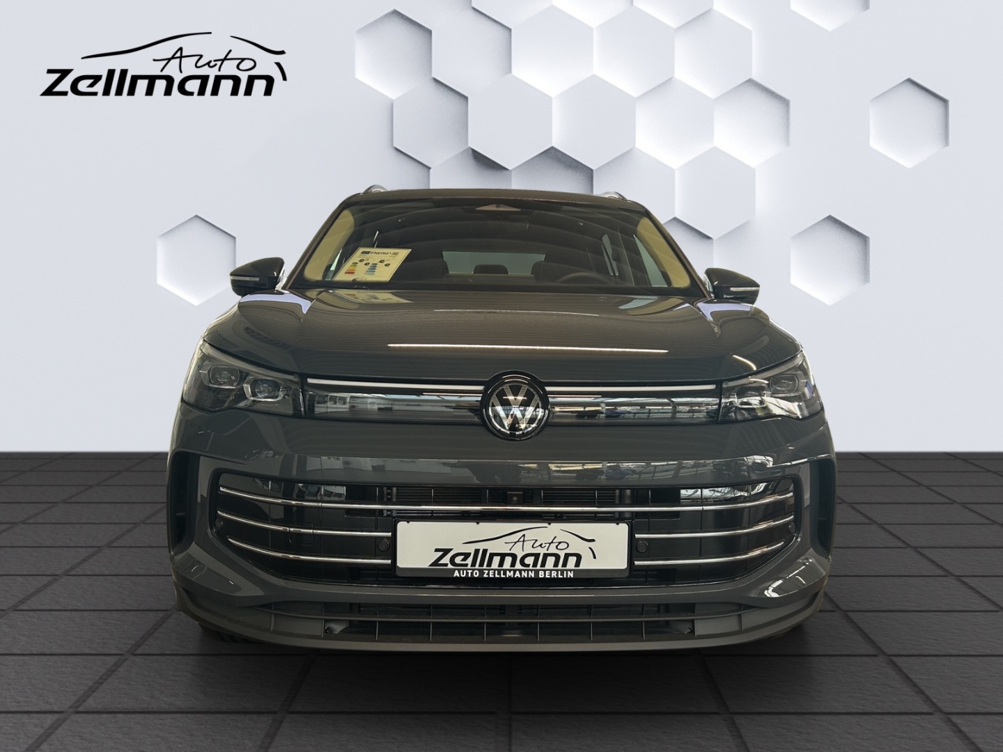Tiguan EL 2.0l TSI 4MOTION DSG StHz AHK W+S Reifen
