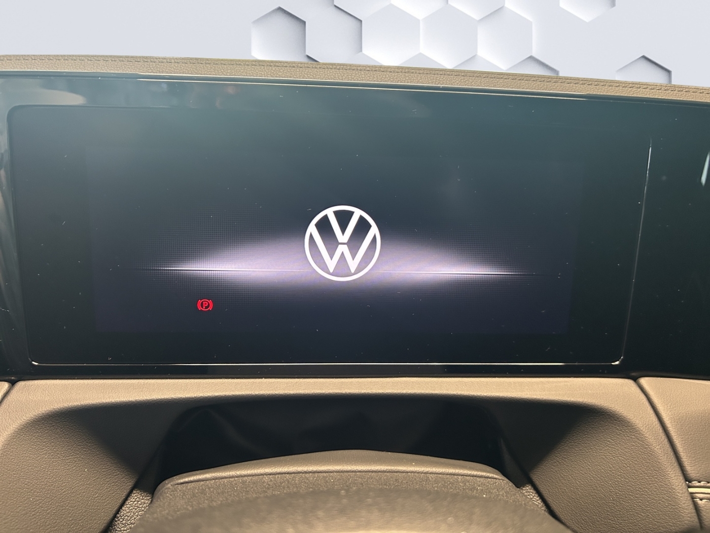 Tiguan EL 2.0l TSI 4MOTION DSG StHz AHK W+S Reifen