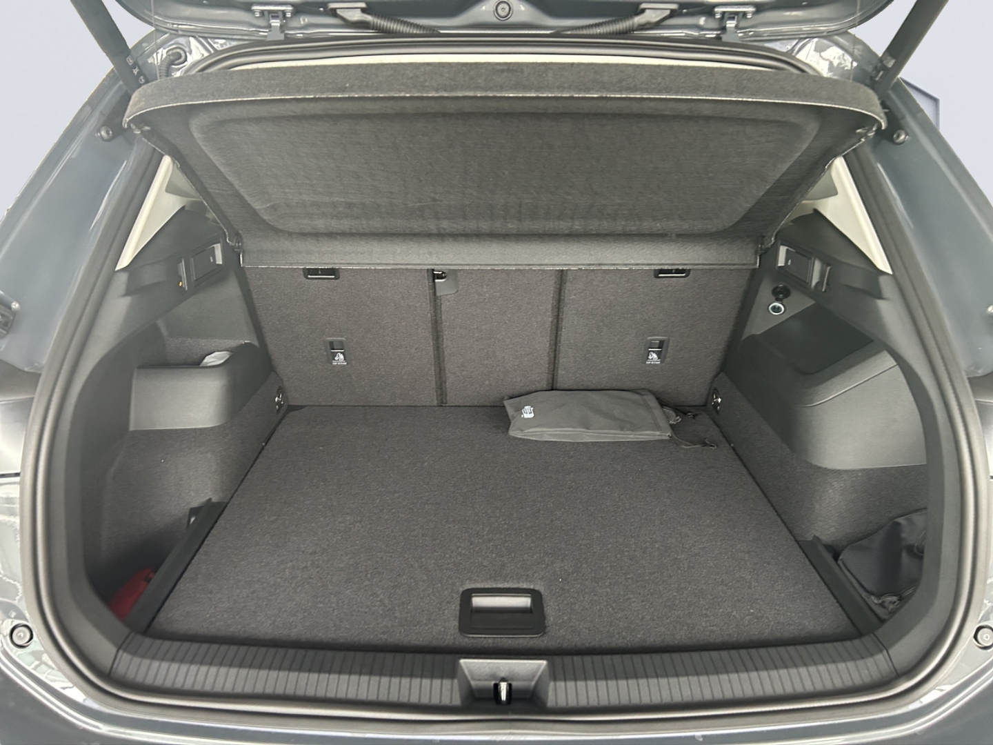 Tiguan EL 2.0l TSI 4MOTION DSG StHz AHK W+S Reifen